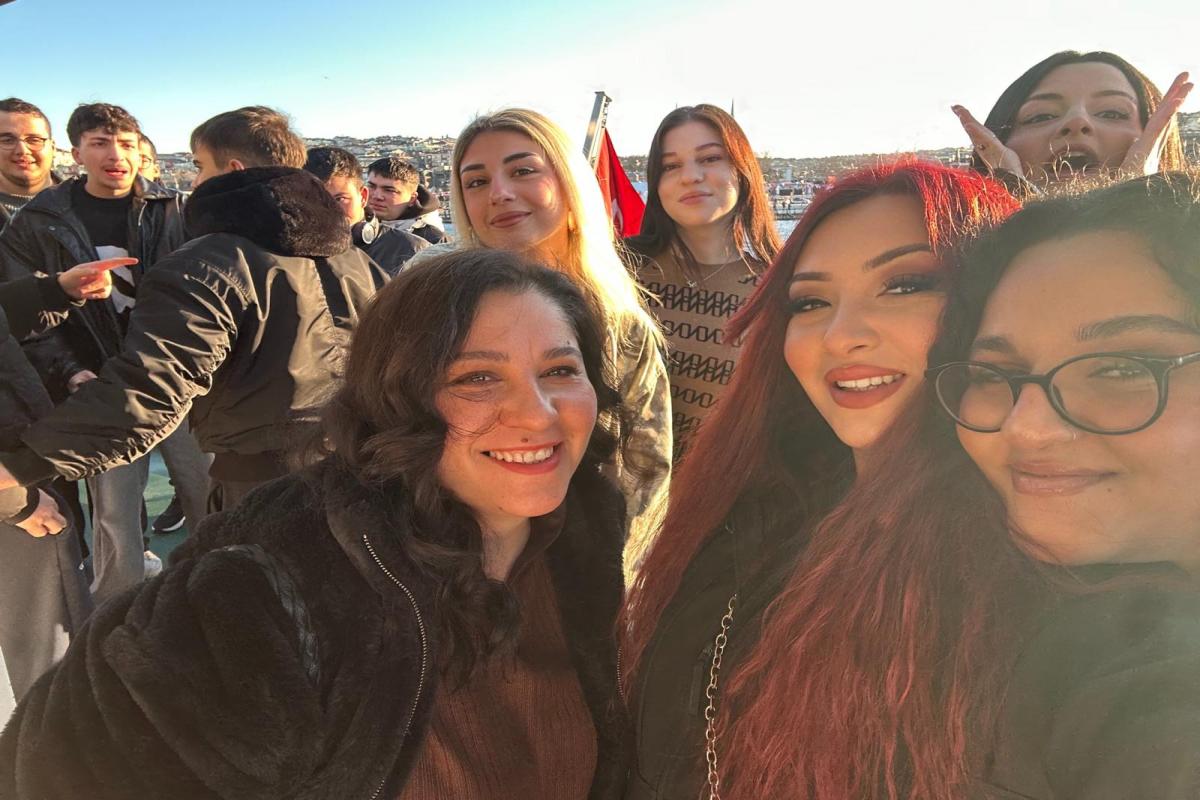 &Ouml;zel &Uuml;sk&uuml;dar Birey Anadolu Lisesi