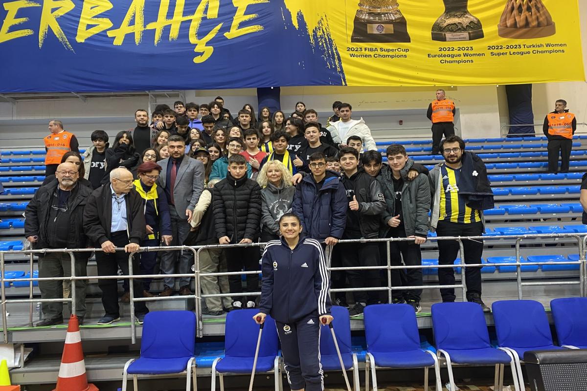 FENERBAHÇE KADIN BASKETBOL TAKIMI